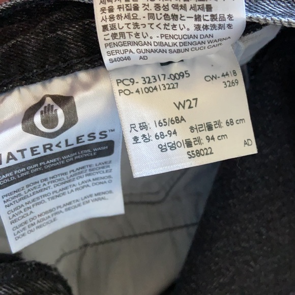 Levi’s 501 Denim Shorts - Picture 4 of 5